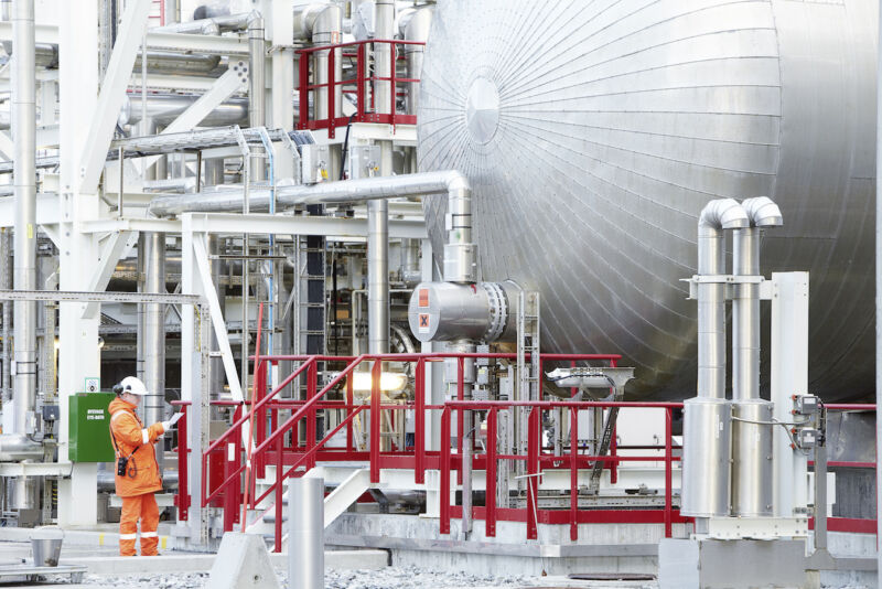 ABB and Coolbrook collaborate to reduce emissions in petrochemical market 